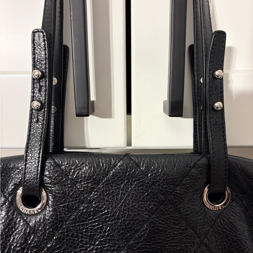 Chanel Authentic Glazed Calfskin On The Road Crumpled Leather Tote - Picture 5 of 14
